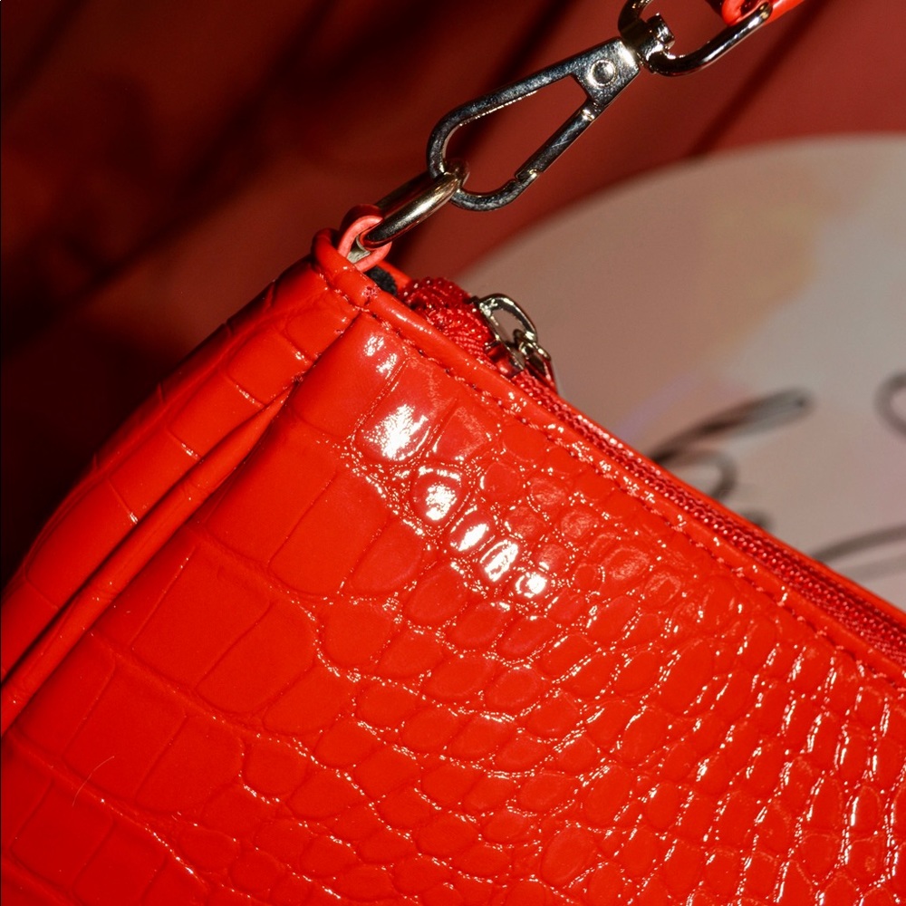 Red Purse - Picture 6 of 12